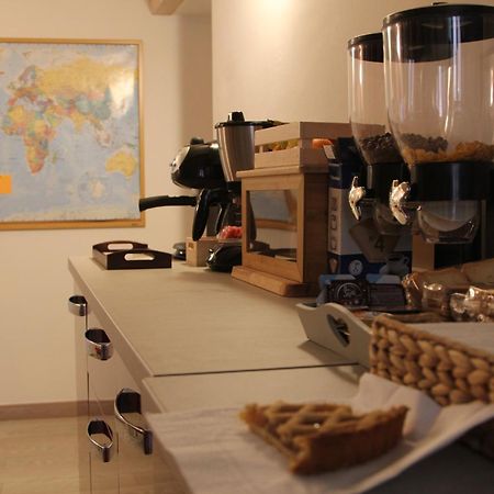 Sesta Strada Hotel Civitavecchia Eksteriør billede